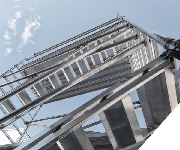 Échafaudages roulants <span class=